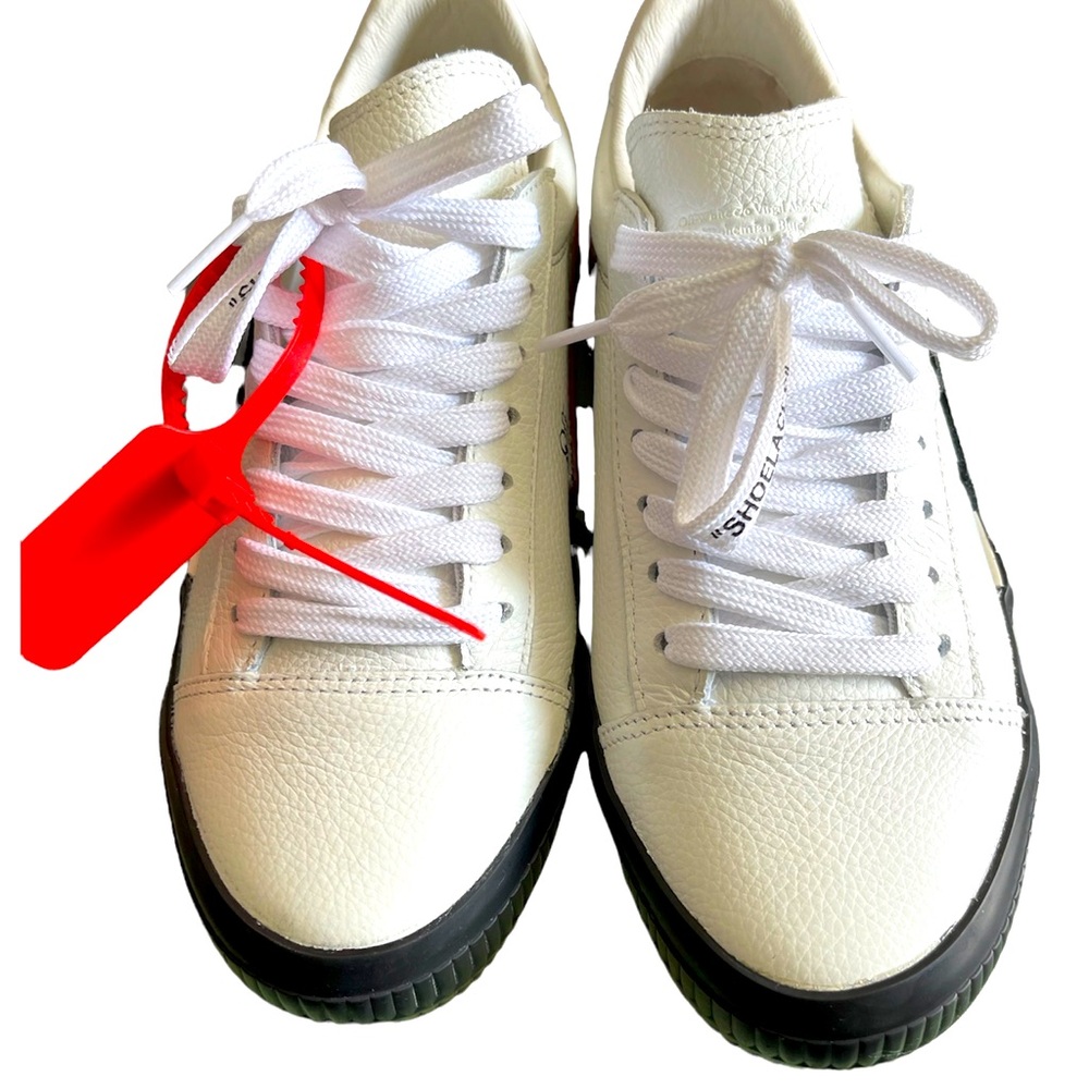 Virgil Abloh Off-White Low Vulcanized White and Black, Size 38